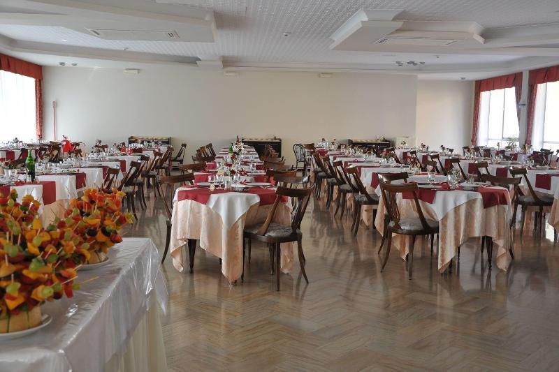 Hotel President Alba Adriatica Esterno foto