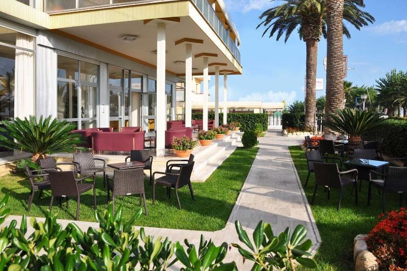 Hotel President Alba Adriatica Esterno foto