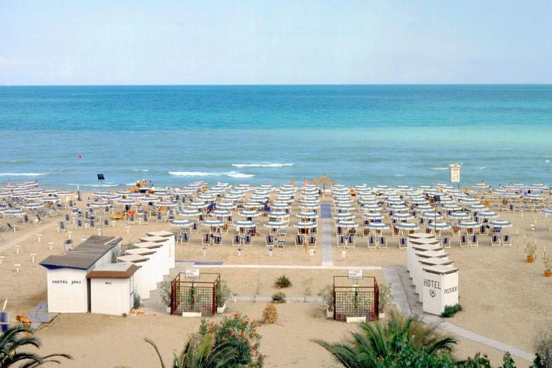 Hotel President Alba Adriatica Esterno foto