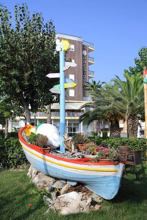 Hotel President Alba Adriatica Esterno foto