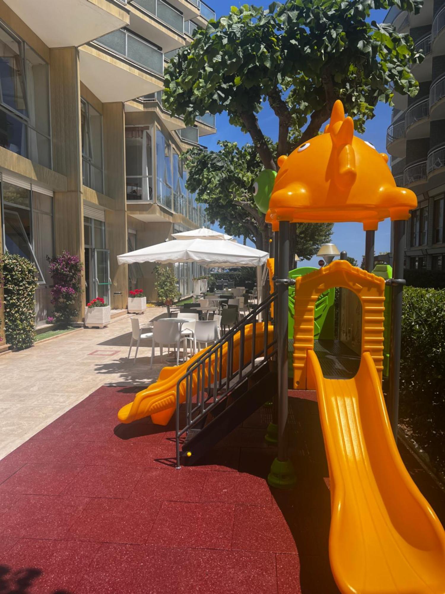 Hotel President Alba Adriatica Esterno foto