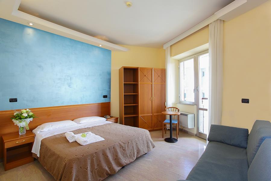 Hotel President Alba Adriatica Esterno foto