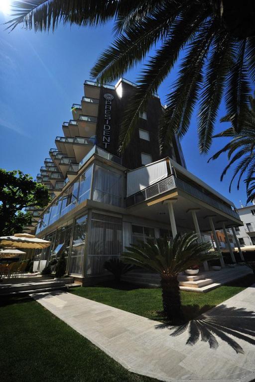 Hotel President Alba Adriatica Esterno foto